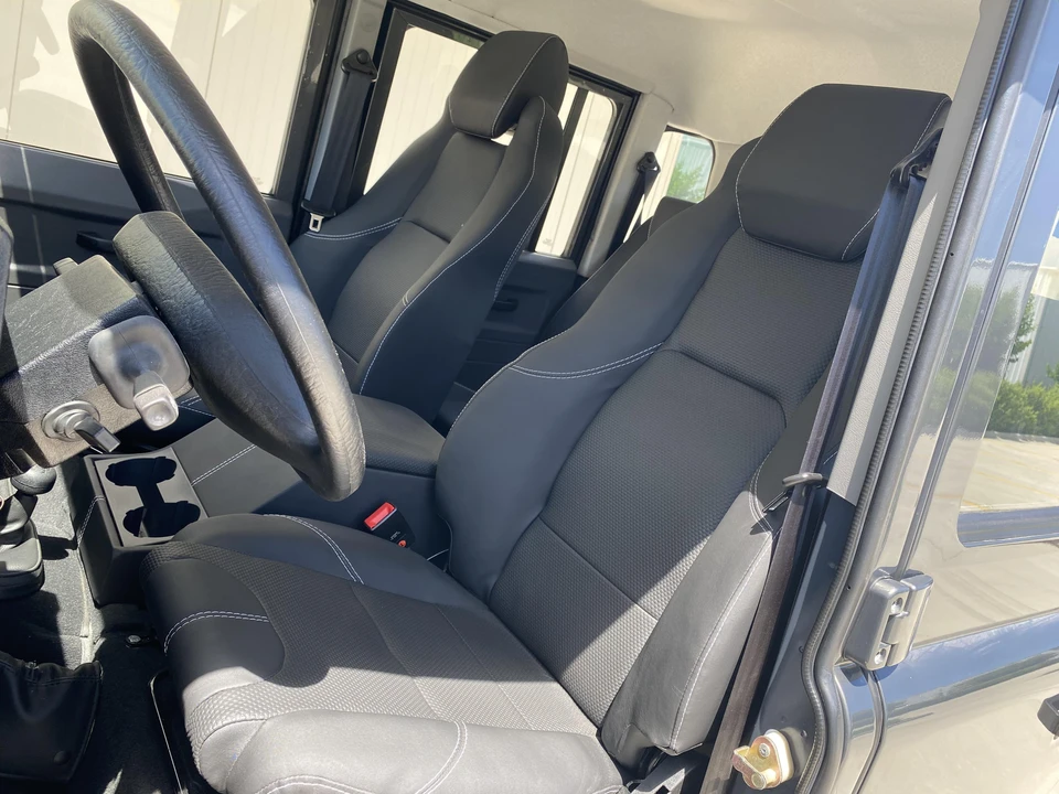 1994 Land Rover Defender 130 - Image 19 of 31