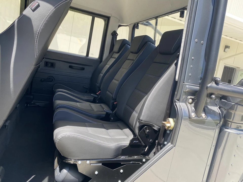 1994 Land Rover Defender 130 - Image 28 of 31