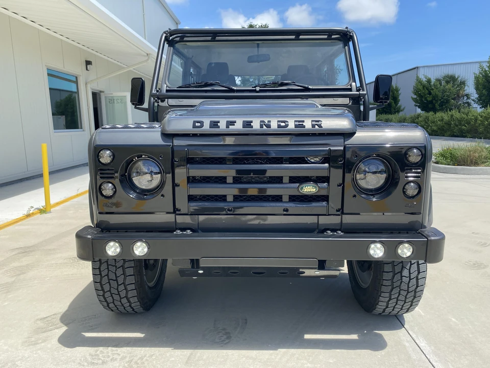 1994 Land Rover Defender 130 - Image 4 of 31