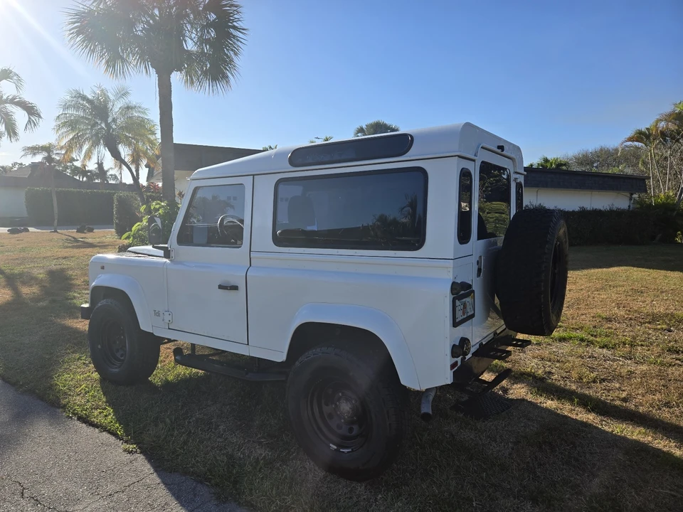 1994 Land Rover Defender 90 - Image 6 of 18