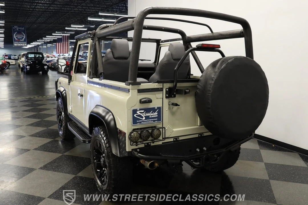1994 Land Rover Defender 90 - Image 7 of 12