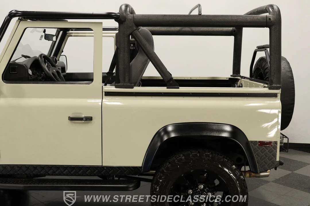 1994 Land Rover Defender 90 - Image 24 of 31