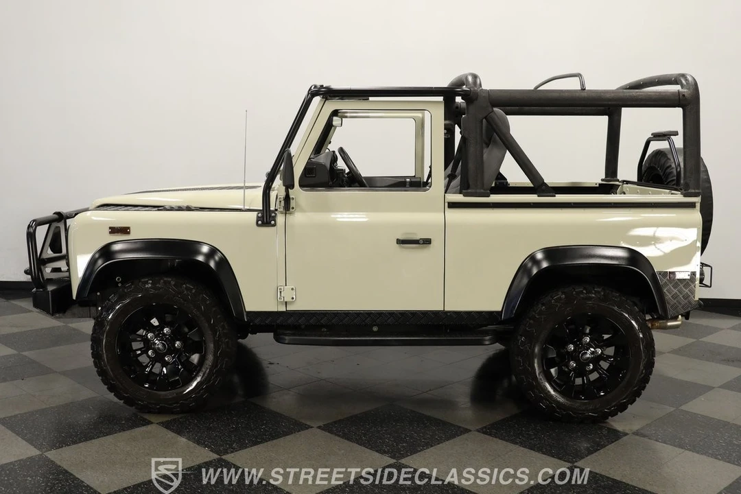 1994 Land Rover Defender 90 - Image 3 of 31