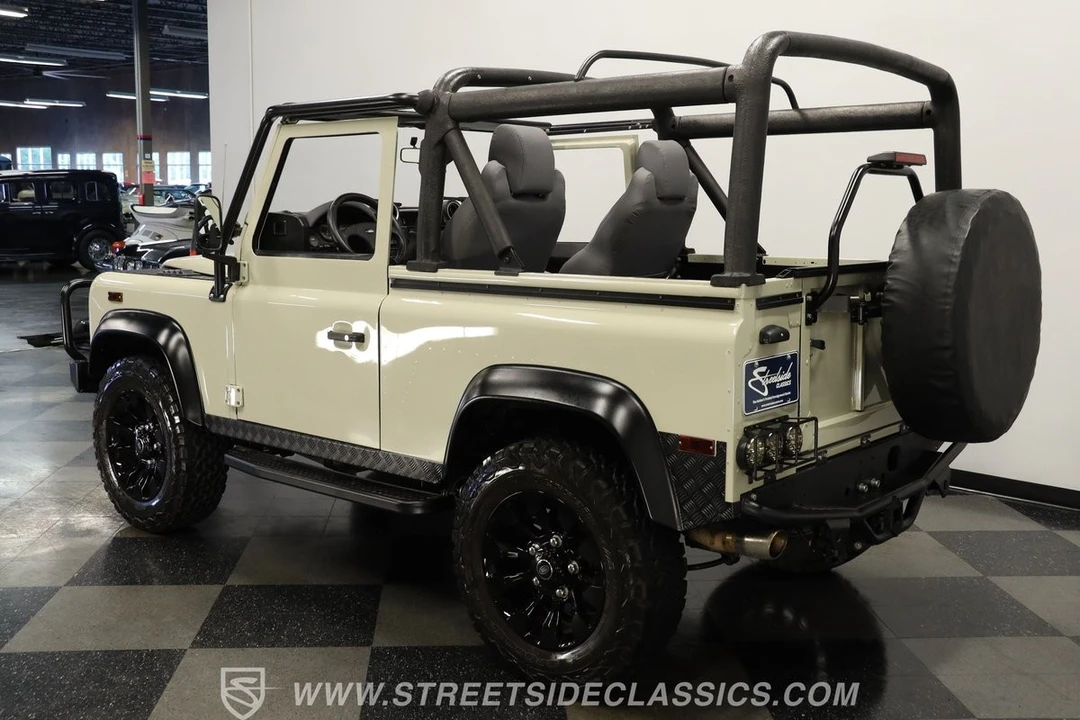 1994 Land Rover Defender 90 - Image 7 of 31