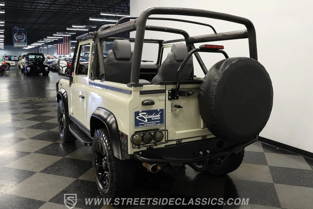 1994 Land Rover Defender 90 - Image 8 of 12
