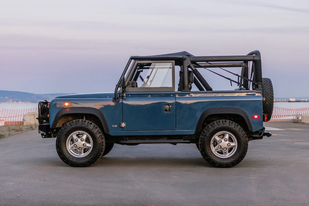 1994 Land Rover Defender 90 - Image 9 of 31
