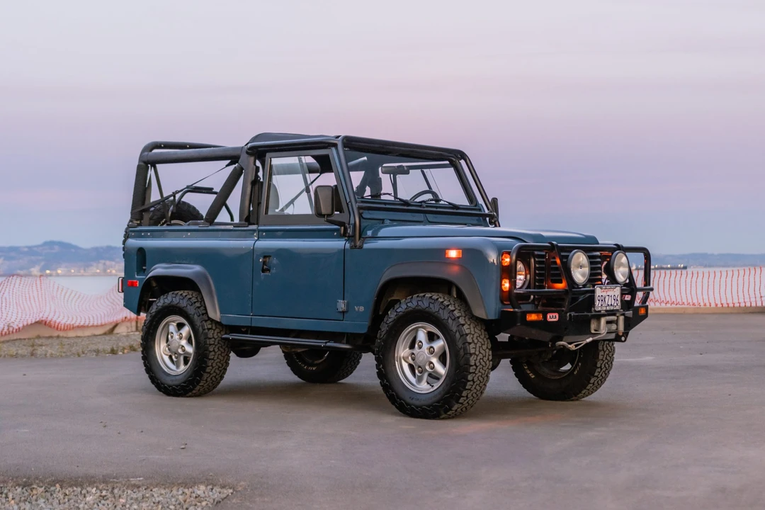 1994 Land Rover Defender 90 - Image 2 of 31