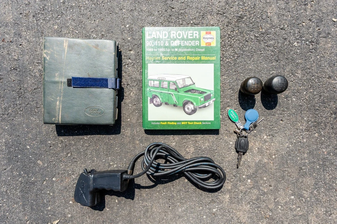 1994 Land Rover Defender 90 - Image 9 of 10