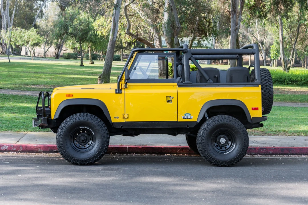 1994 Land Rover Defender 90 - Image 7 of 31