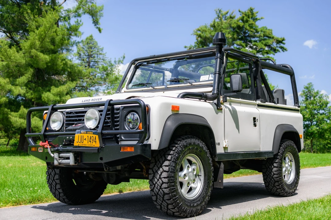1994 Land Rover Defender 90 - Image 2 of 31