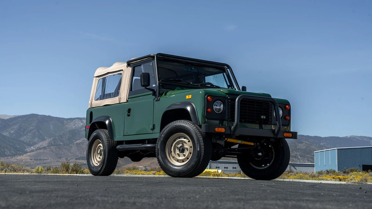 1994 Land Rover Defender 90 - Image 9 of 31