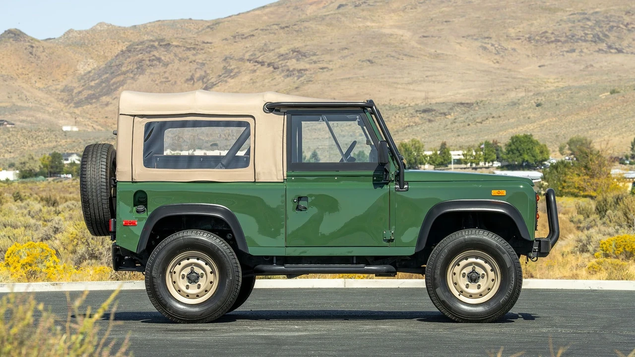 1994 Land Rover Defender 90 - Image 11 of 31