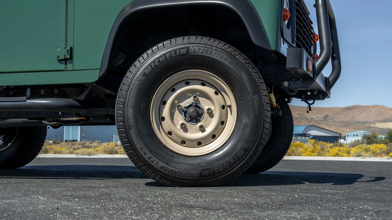1994 Land Rover Defender 90 - Image 20 of 31