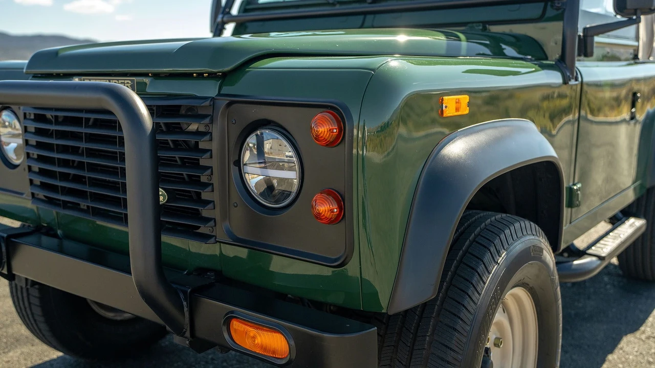 1994 Land Rover Defender 90 - Image 18 of 31