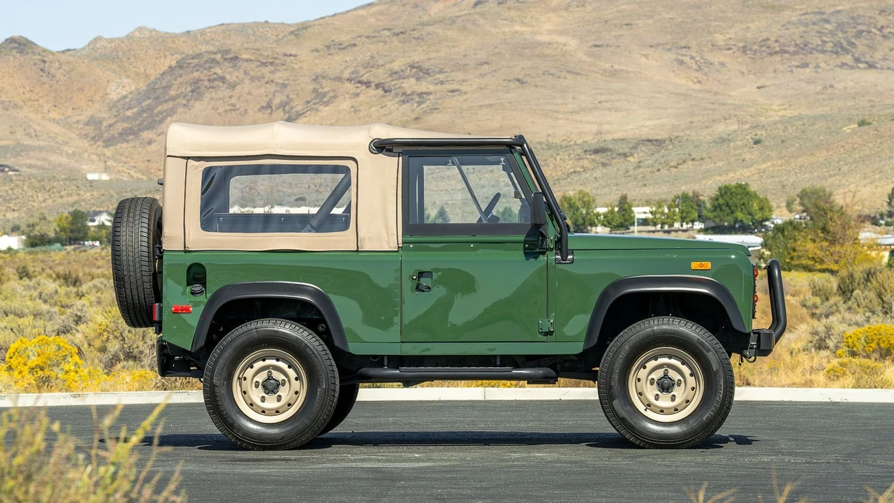 1994 Land Rover Defender 90 - Image 7 of 31