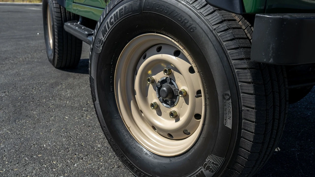 1994 Land Rover Defender 90 - Image 24 of 31