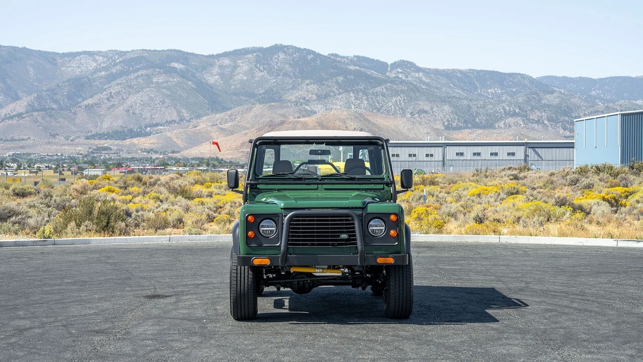 1994 Land Rover Defender 90 - Image 6 of 31