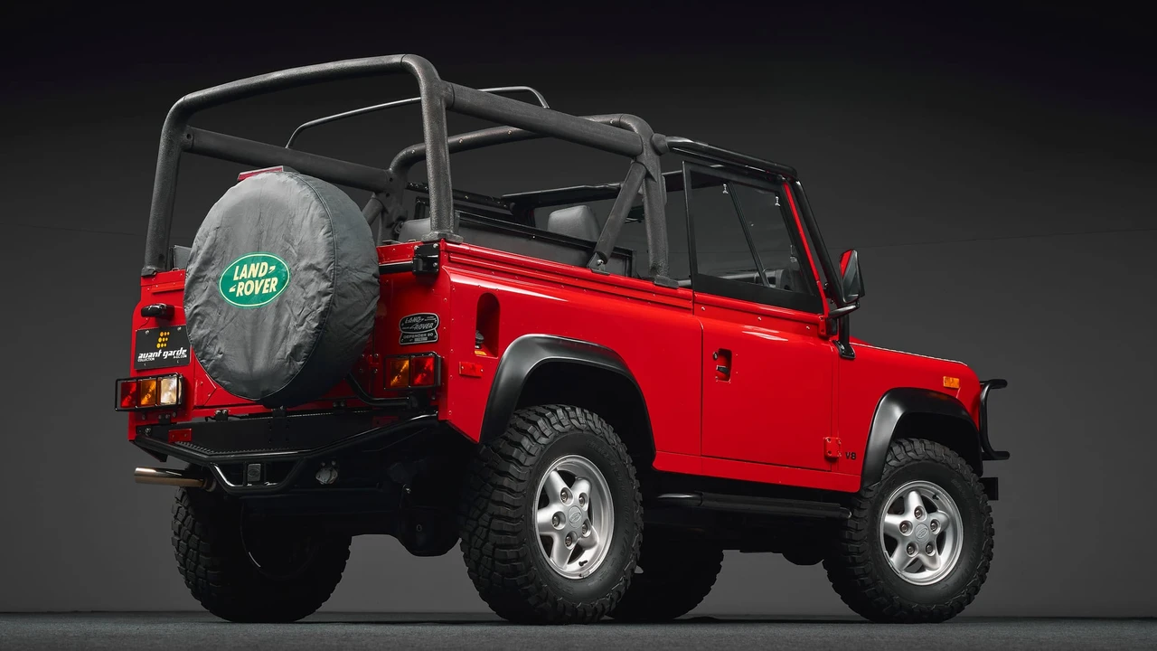 1994 Land Rover Defender 90 - Image 6 of 31