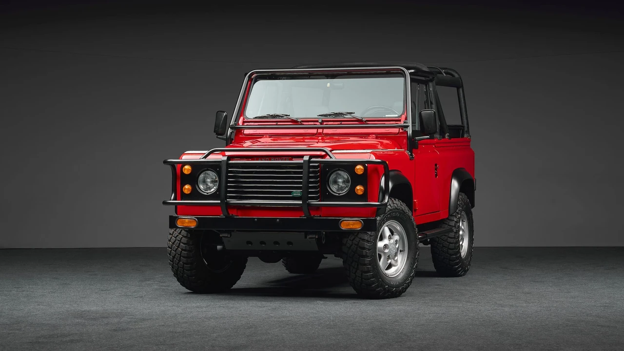 1994 Land Rover Defender 90 - Image 13 of 31