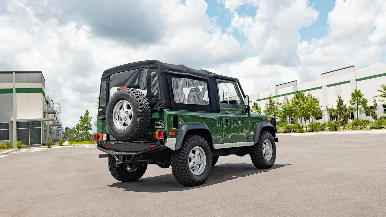1994 Land Rover Defender 90 - Image 7 of 31