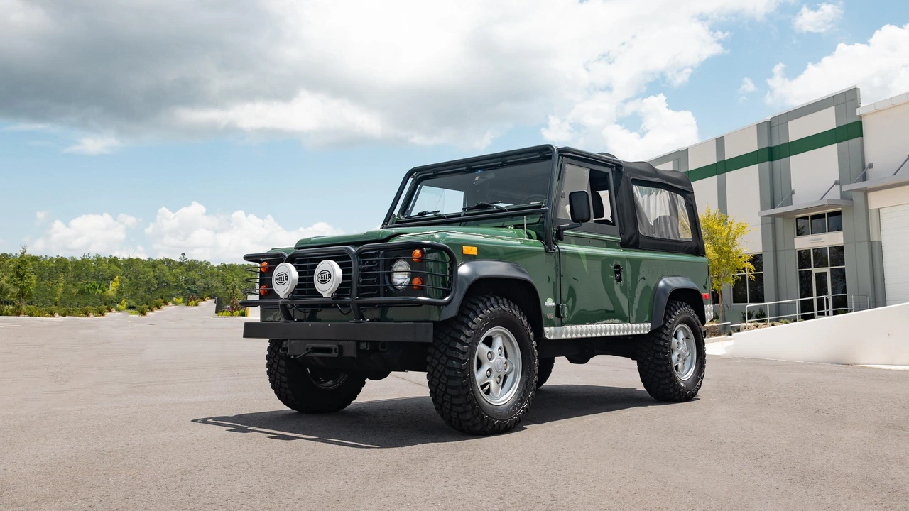 1994 Land Rover Defender 90 - Image 6 of 31