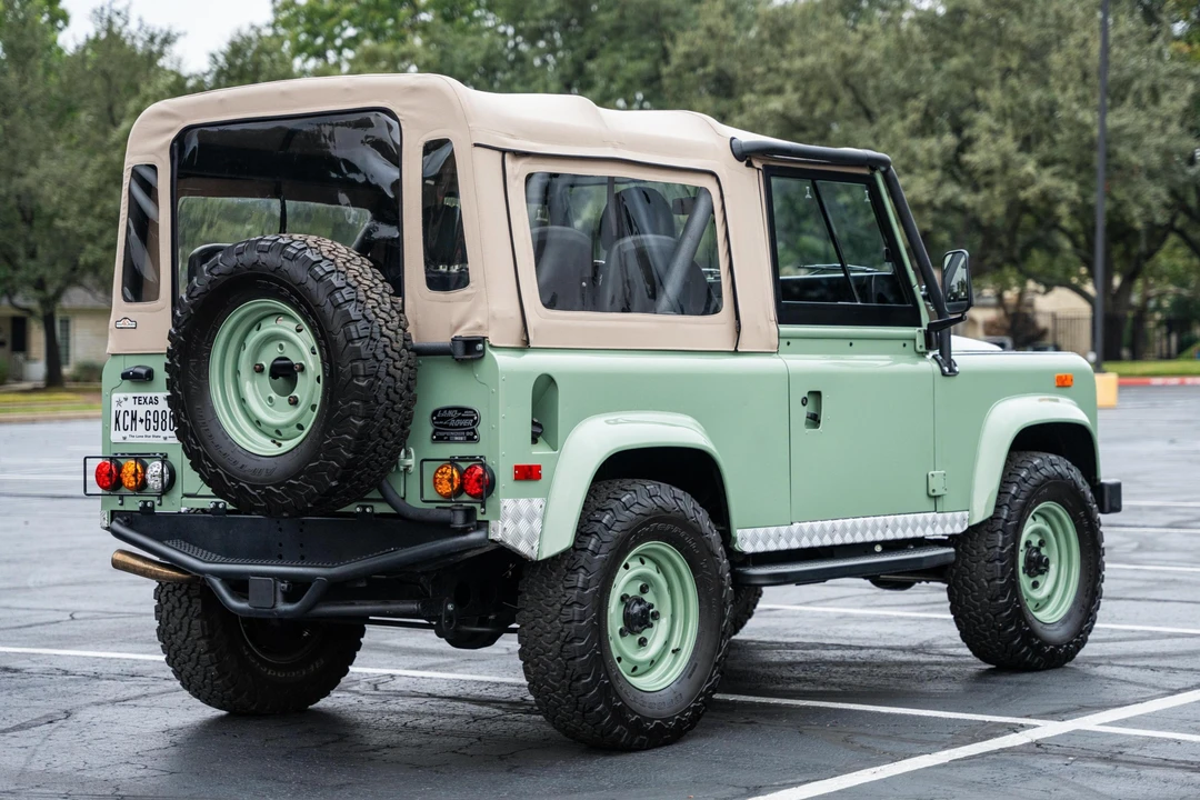 1994 Land Rover Defender 90 - Image 4 of 31