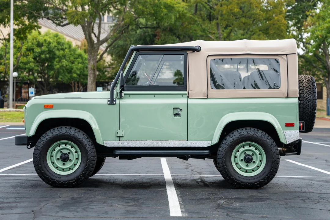 1994 Land Rover Defender 90 - Image 3 of 31