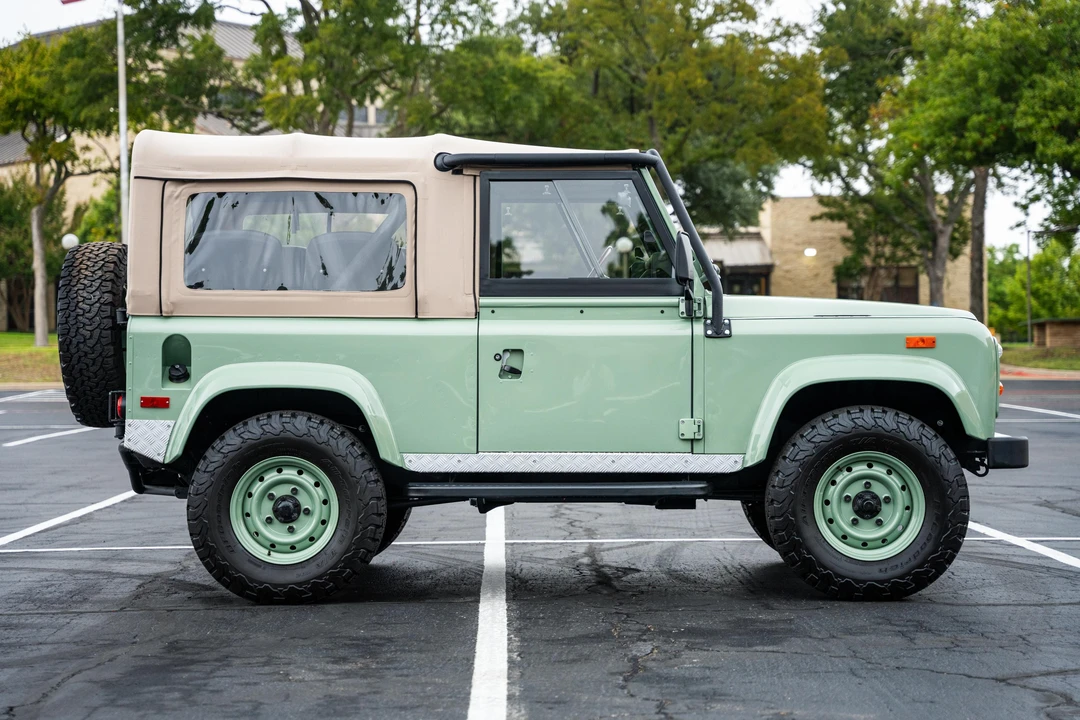 1994 Land Rover Defender 90 - Image 8 of 31