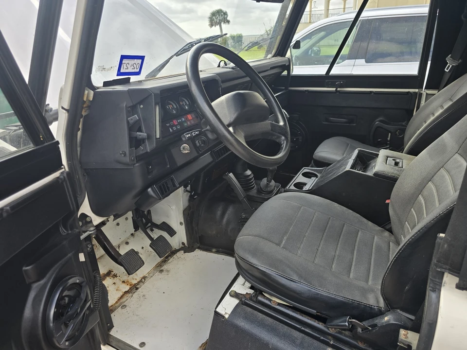 1994 Land Rover Defender 90 - Image 10 of 31