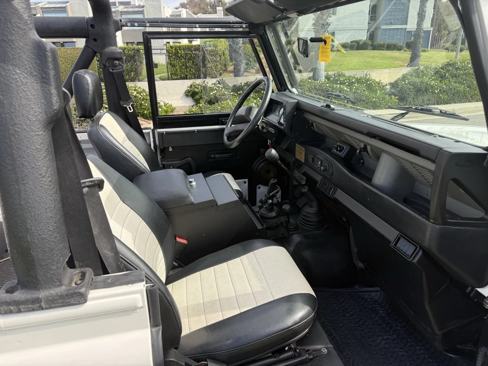 1994 Land Rover Defender 90 - Image 9 of 15