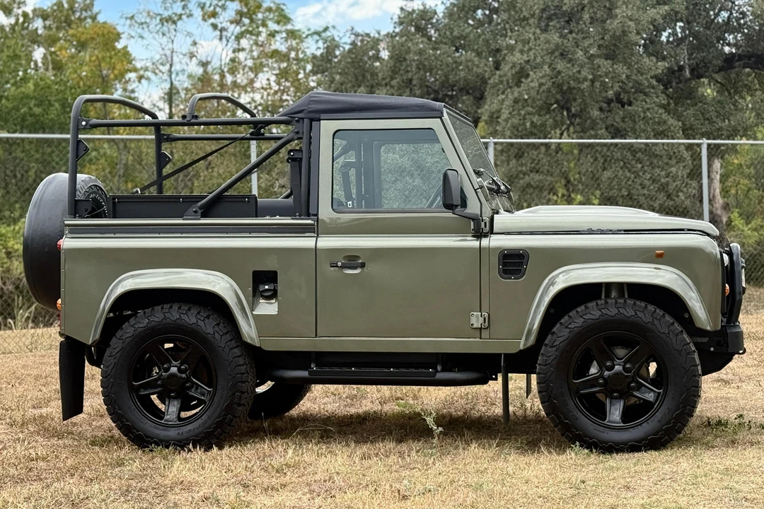 1994 Land Rover Defender 90 - Image 4 of 31