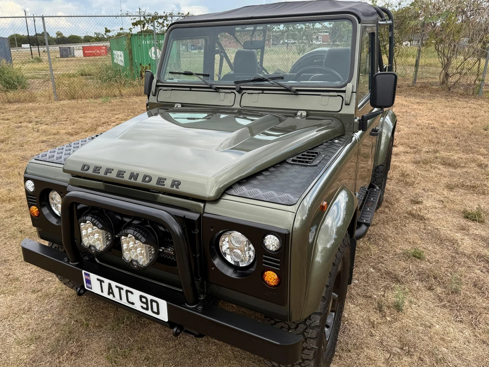 1994 Land Rover Defender 90 - Image 7 of 31