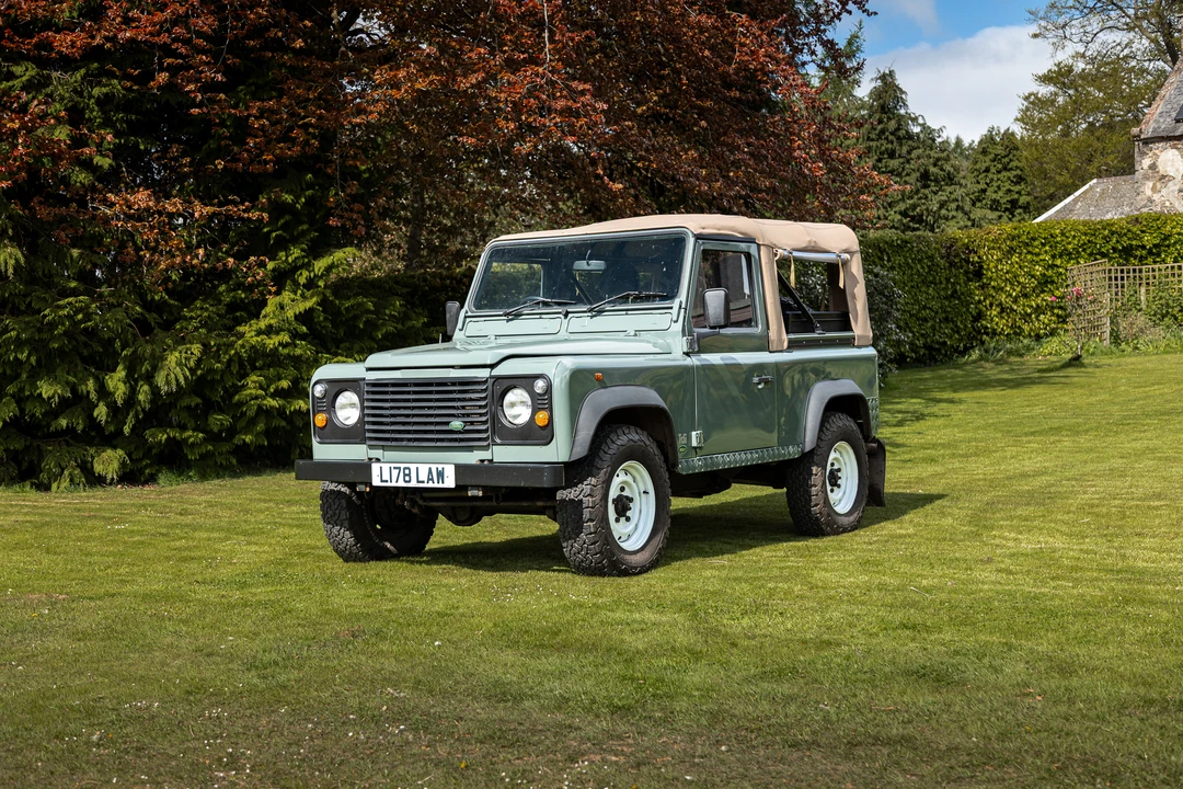 1994 Land Rover Defender 90 - Image 2 of 31