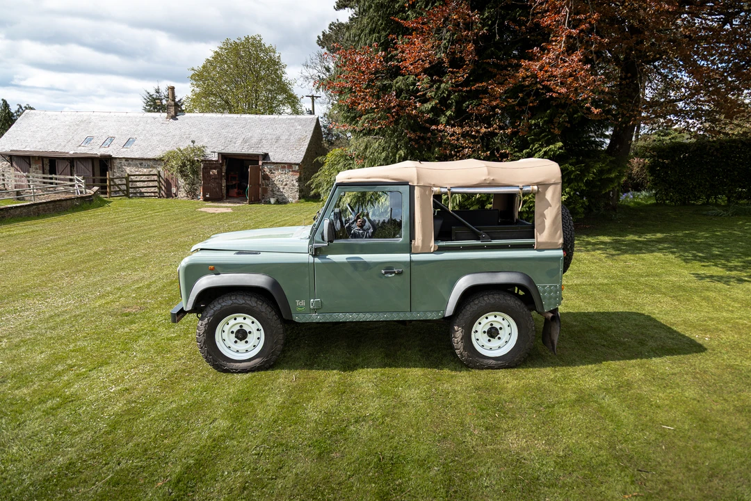 1994 Land Rover Defender 90 - Image 9 of 31