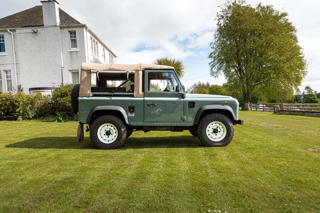 1994 Land Rover Defender 90 - Image 10 of 31