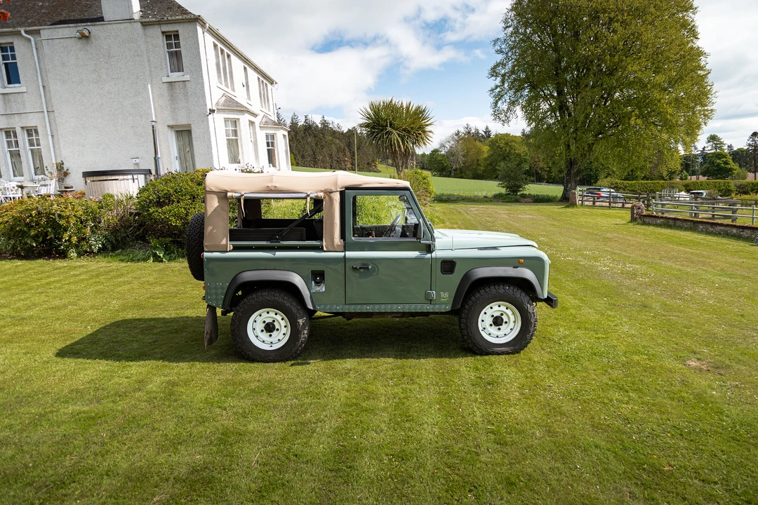 1994 Land Rover Defender 90 - Image 11 of 31