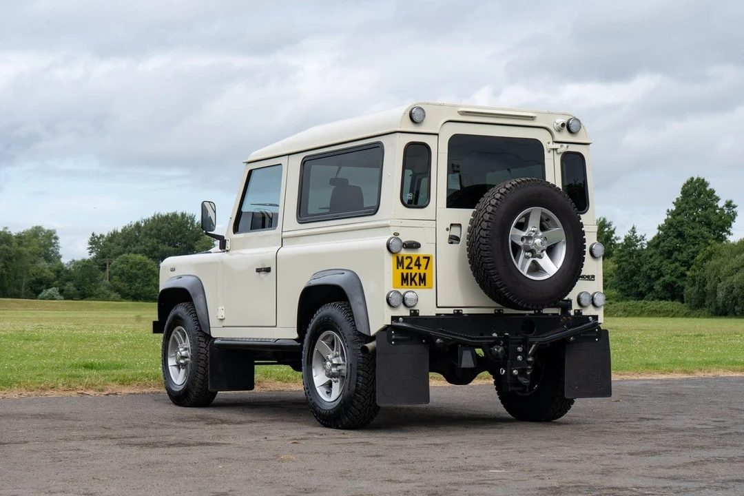 1994 Land Rover Defender 90 - Image 8 of 30