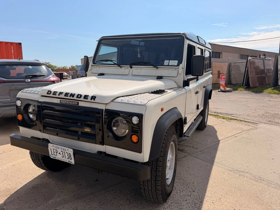 1994 Land Rover Defender 110 - Image 2 of 31
