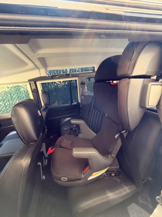 1994 Land Rover Defender 110 - Image 18 of 31
