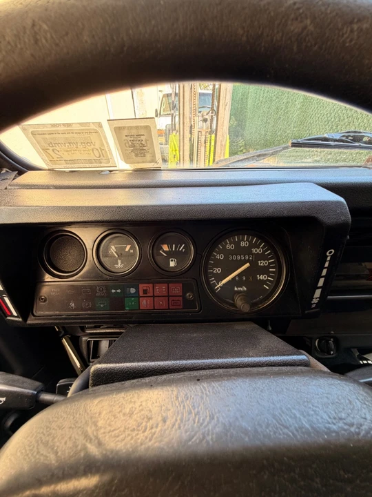 1994 Land Rover Defender 110 - Image 13 of 31