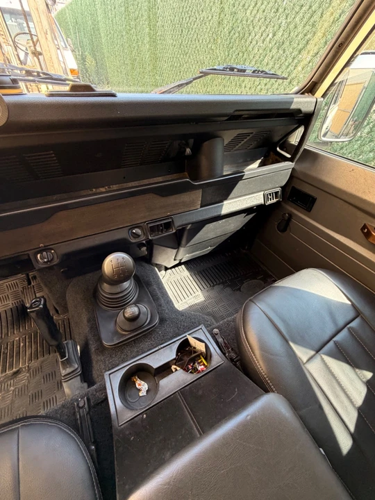 1994 Land Rover Defender 110 - Image 11 of 31