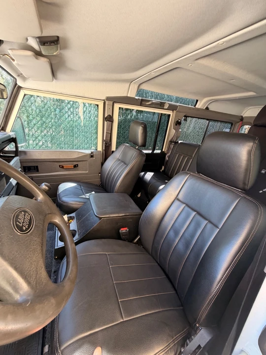 1994 Land Rover Defender 110 - Image 15 of 31