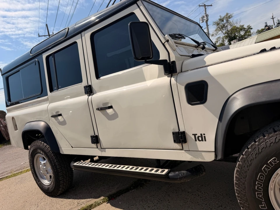 1994 Land Rover Defender 110 - Image 19 of 31