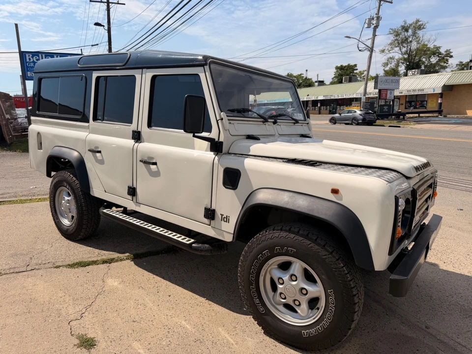 1994 Land Rover Defender 110 - Image 5 of 31