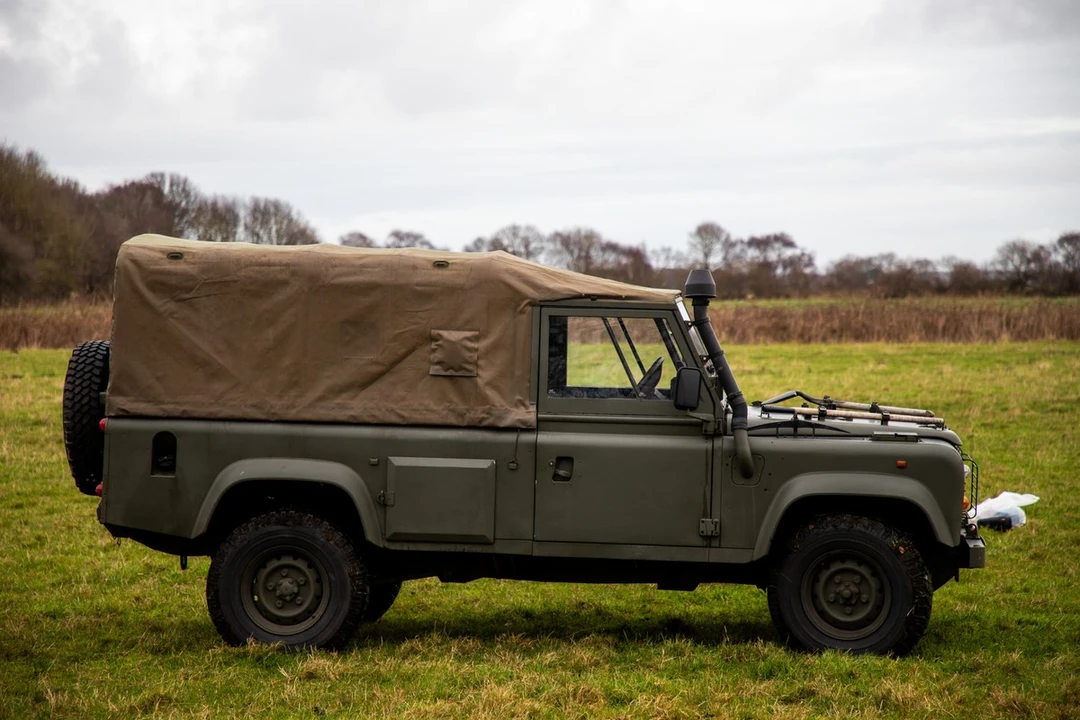 1994 Land Rover Defender - Image 5 of 30