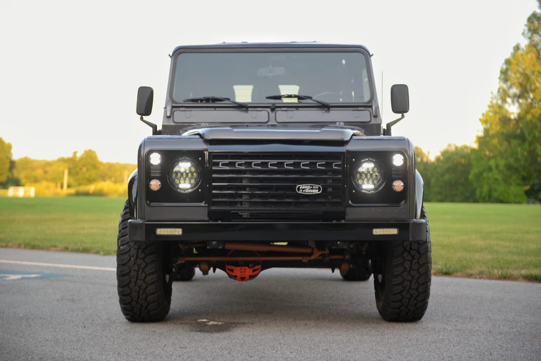1994 Land Rover Defender 110 - Image 7 of 31