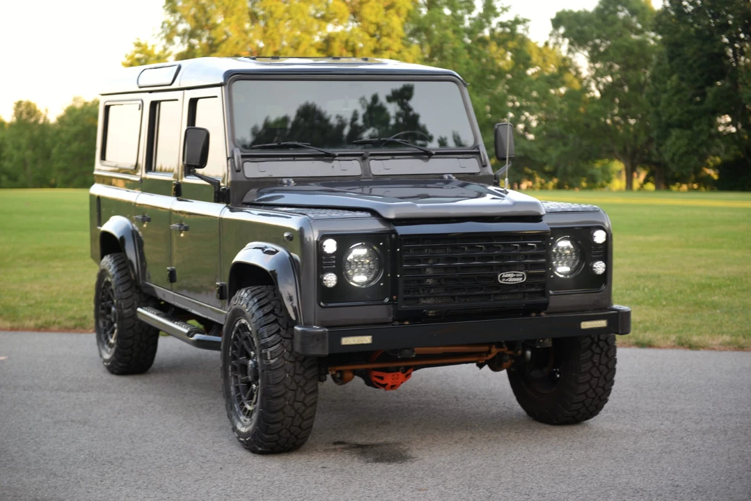 1994 Land Rover Defender 110 - Image 8 of 31