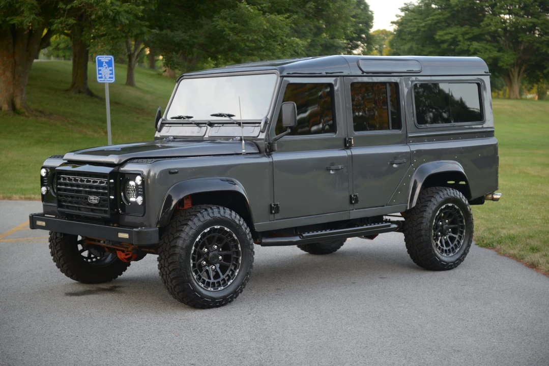 1994 Land Rover Defender 110 - Image 2 of 31