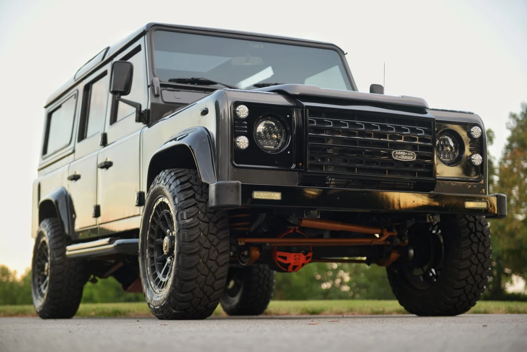 1994 Land Rover Defender 110 - Image 10 of 31