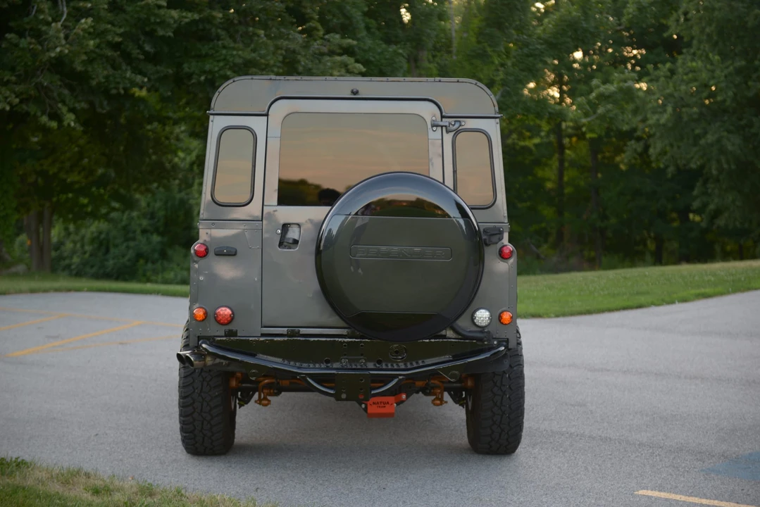 1994 Land Rover Defender 110 - Image 15 of 31